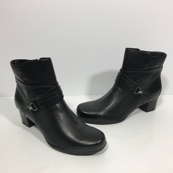Women's Clarks Ankle Booties Black 9M - Picture 10 of 10
